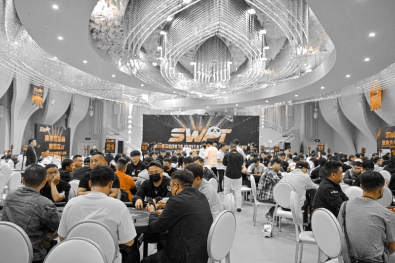 【EV扑克】SWPT·广安站 | 从“抚仙湖杯”到SWPT，西南扑克标杆赛事华丽升级，首日战火点燃！马鹏龙斩获回馈赛冠军